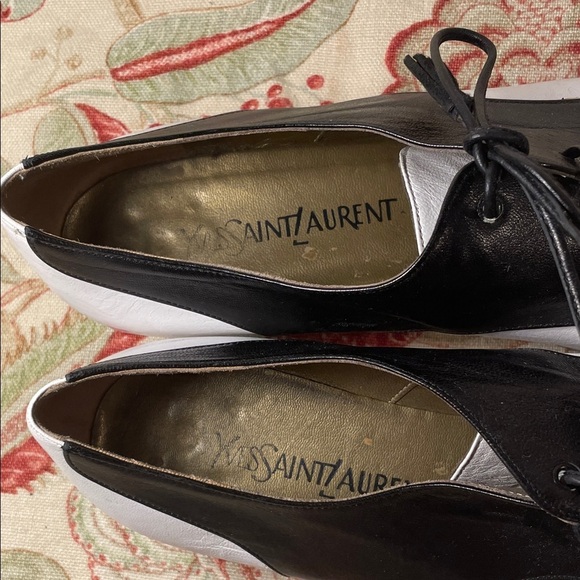 Yves Saint Laurent Two-Tone Lace-Up Oxford Suede Lace Up Flats Vintage - Picture 2 of 14